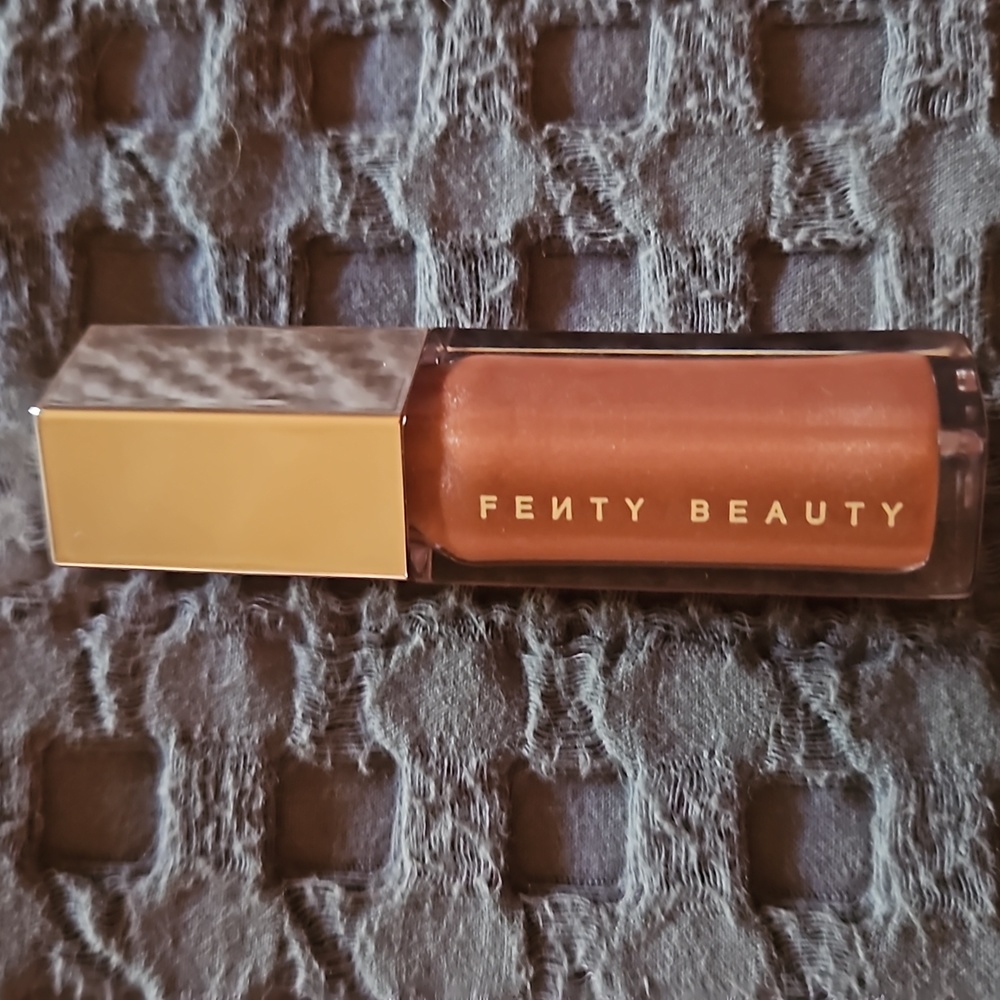 Fenty Beauty by Rhianna! Fenty Glow Lip Bomb Universal Luminizer NWB
